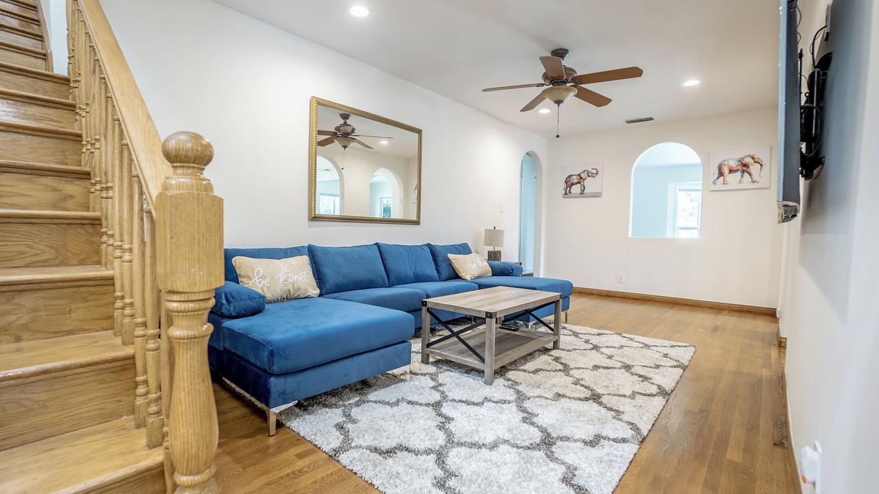 Photo of Livingroom in Encino