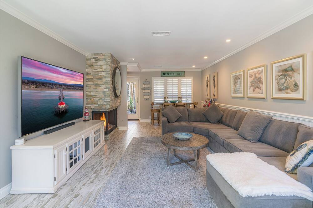 Photo of Livingroom in Huntington Beach