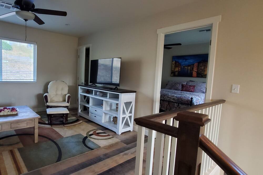 Photo of Livingroom in Diamond Valley