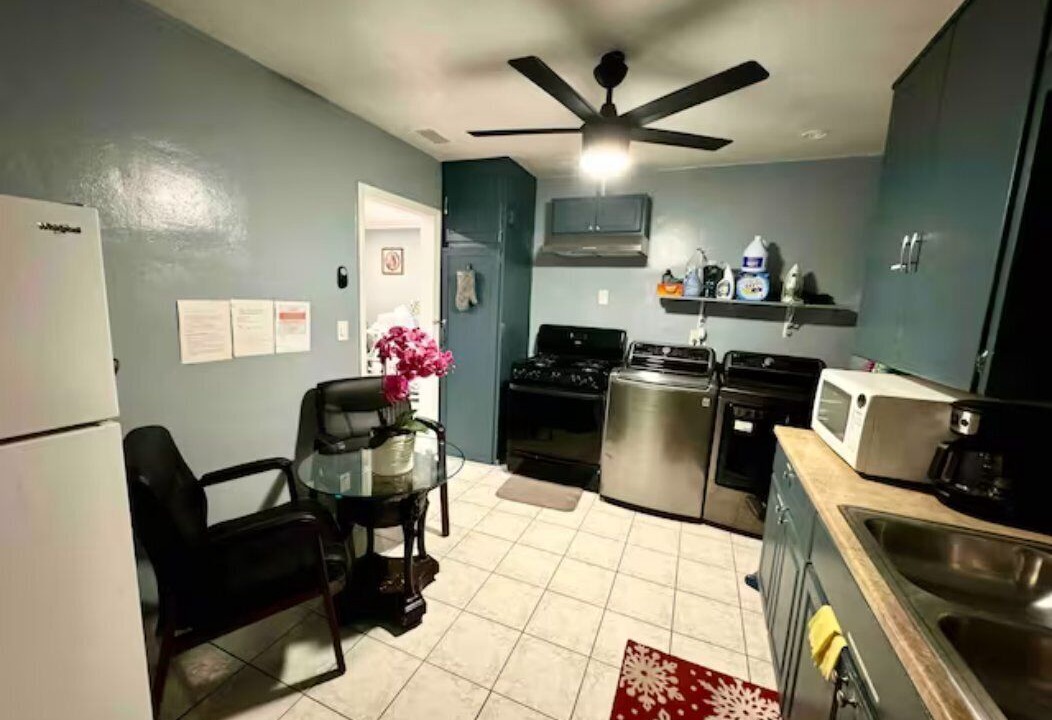 Photo of Kitchen in Midway City