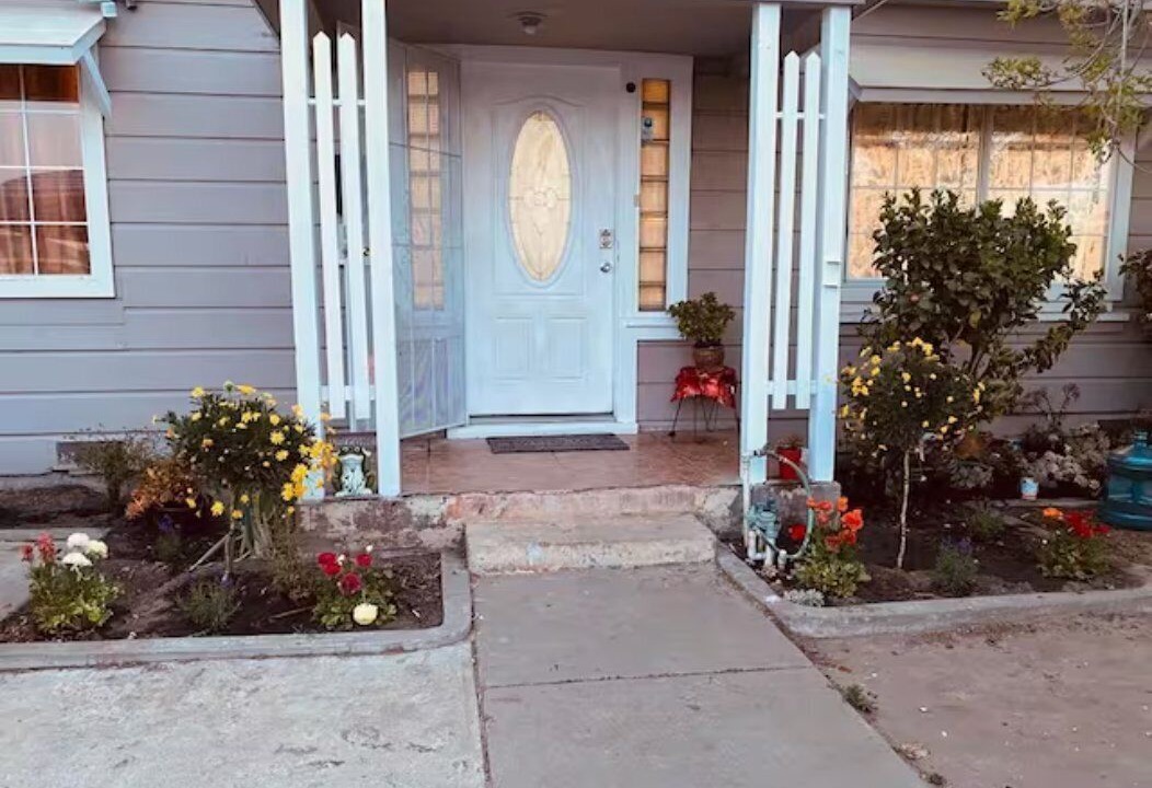 Photo of Outdoor in Midway City