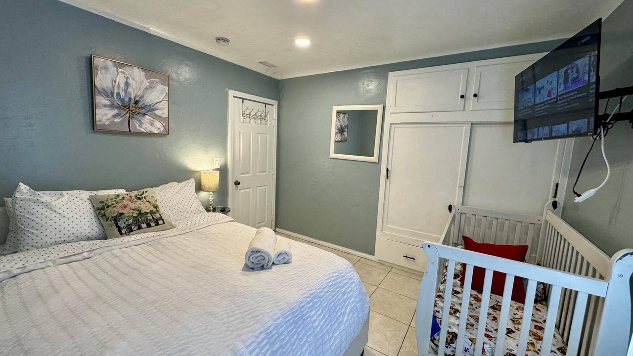 Photo of Bedroom in Midway City