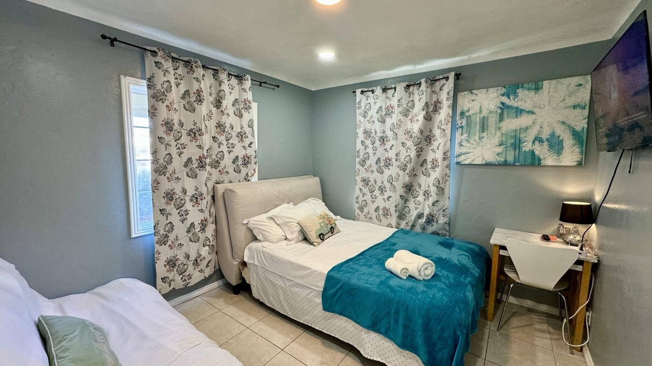 Photo of Bedroom in Midway City