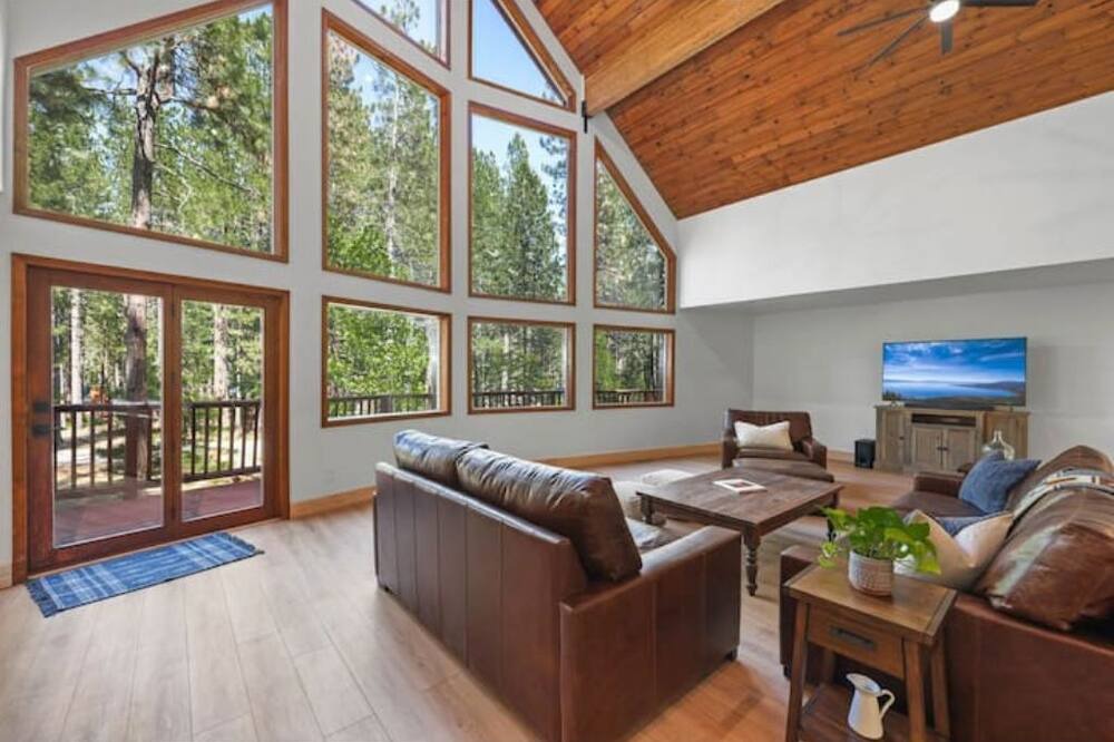 Photo of Livingroom in Plumas Eureka Estates