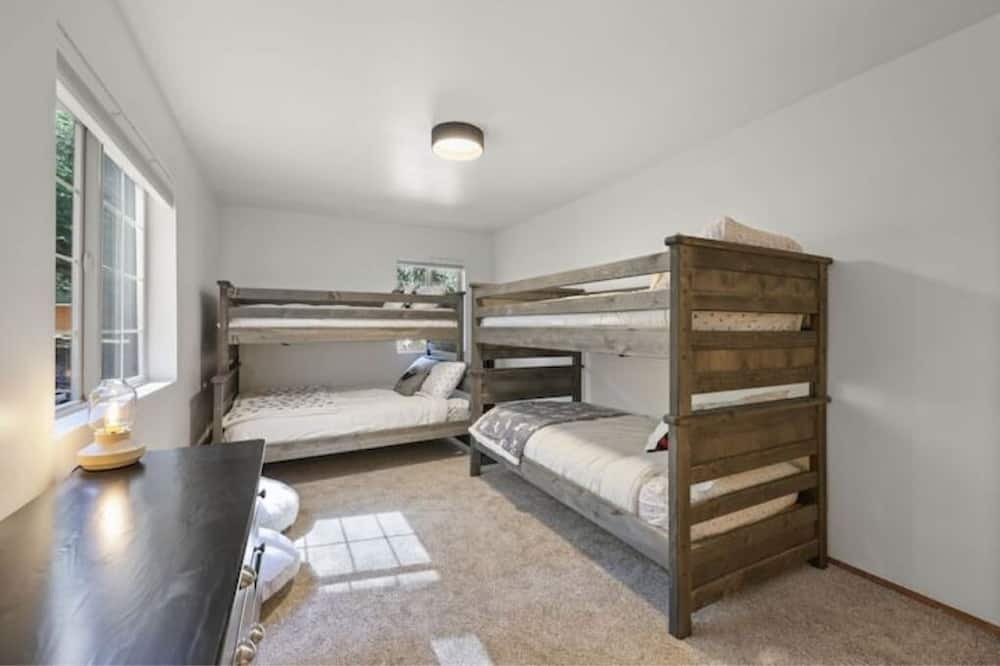Photo of Bedroom in Plumas Eureka Estates