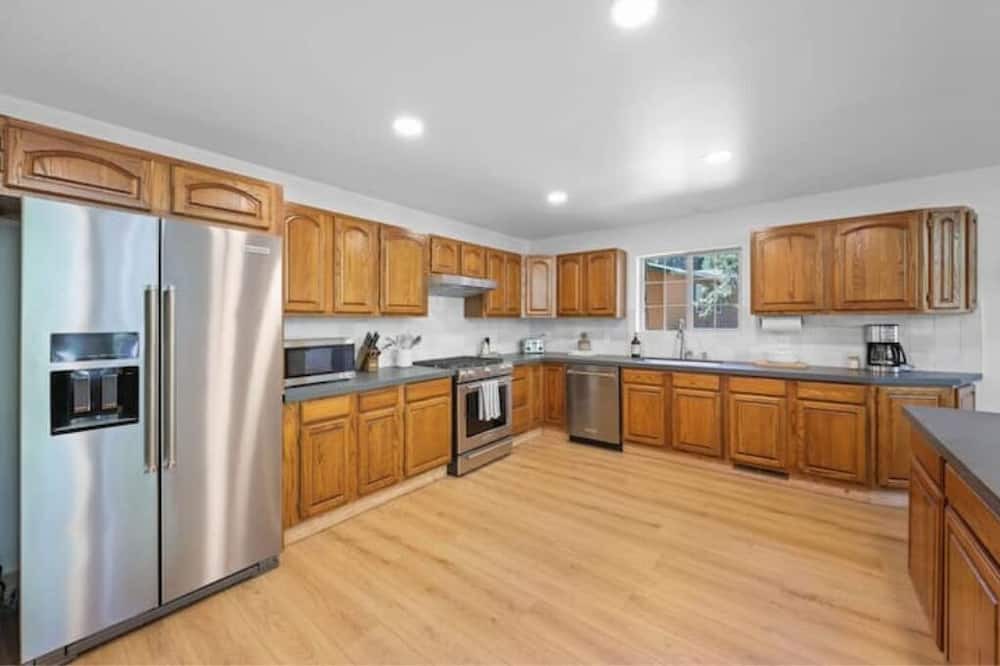 Photo of Kitchen in Plumas Eureka Estates