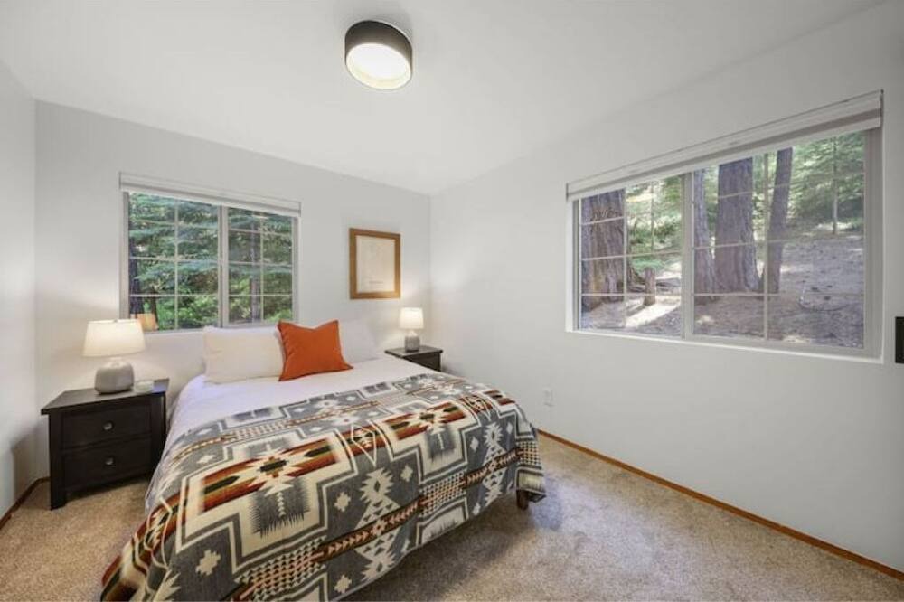 Photo of Bedroom in Plumas Eureka Estates