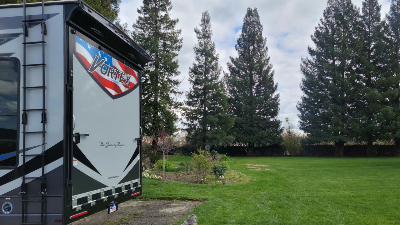 Photo of Outdoor in Raisin