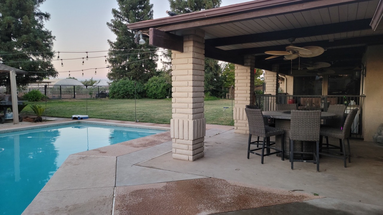 Photo of Outdoor in Raisin