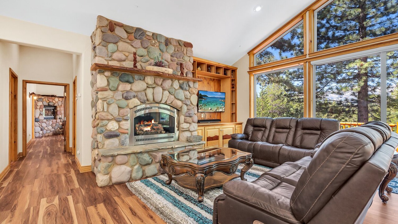 Photo of Livingroom in Country Club Estates