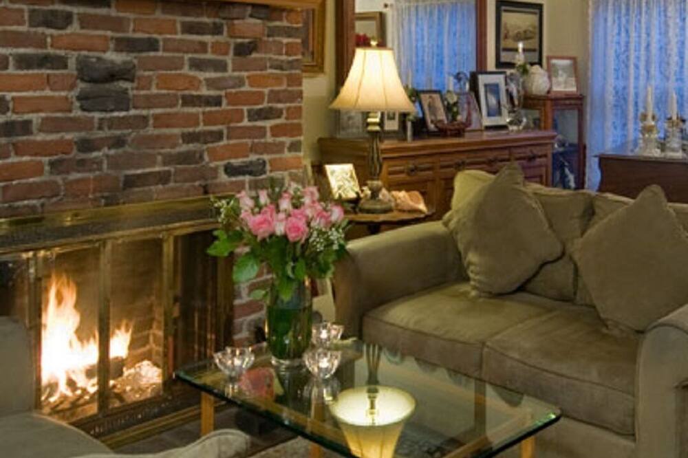 Photo of Livingroom in Avalon