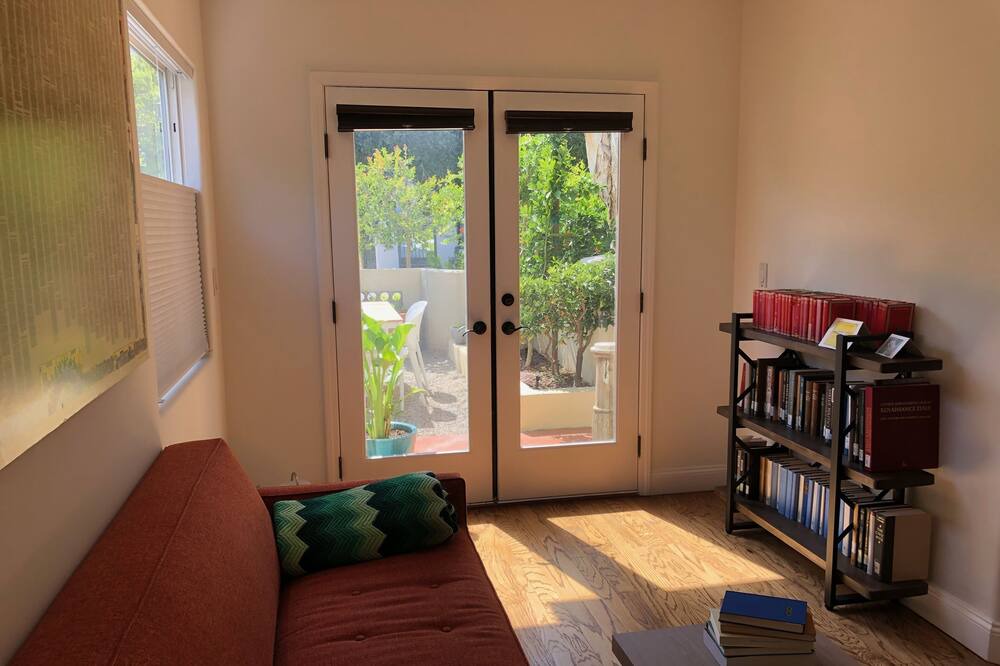 Photo of Livingroom in The Flats