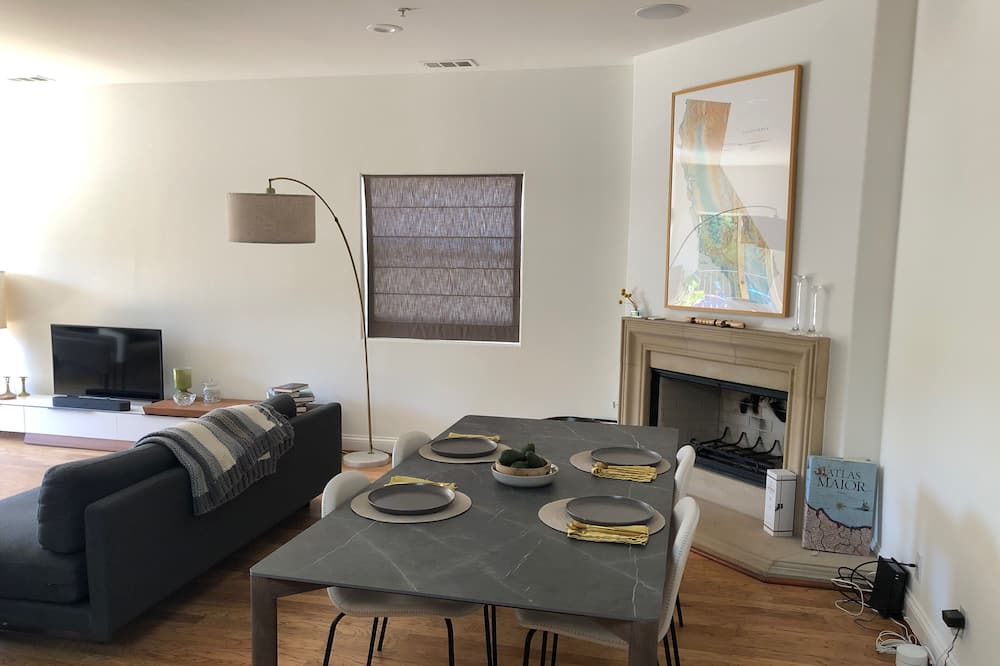 Photo of Livingroom in The Flats