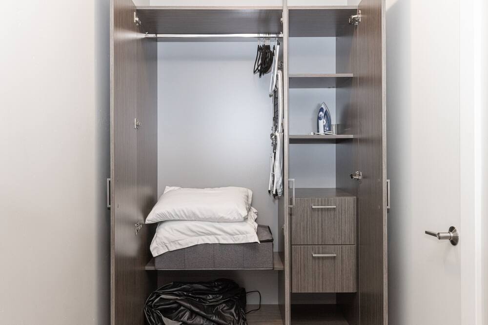 Photo of Bedroom in Midway District