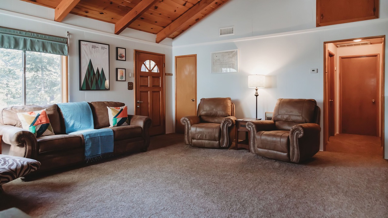 Photo of Livingroom in Crestline