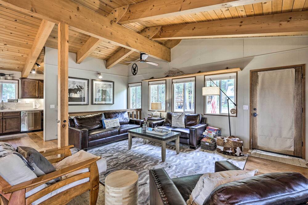 Photo of Livingroom in Tahoma