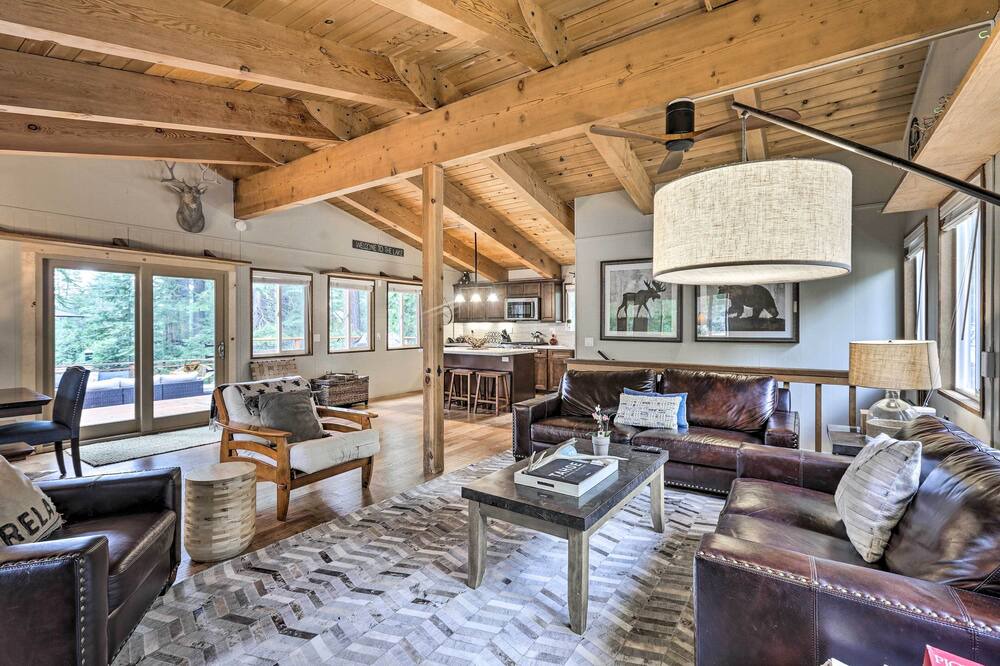 Photo of Livingroom in Tahoma