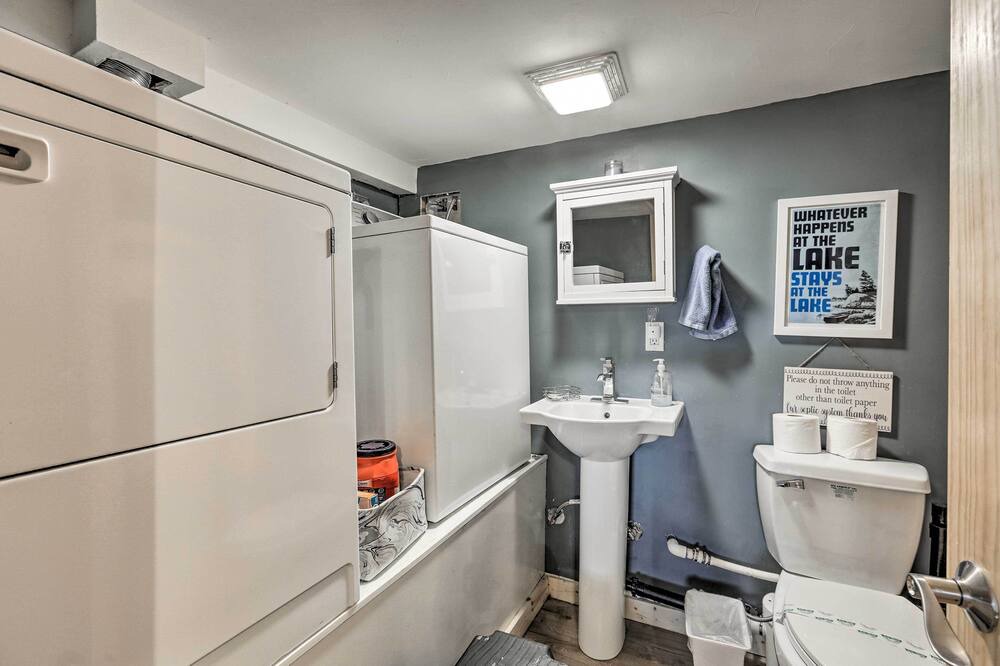 Photo of Bathroom in Tahoma