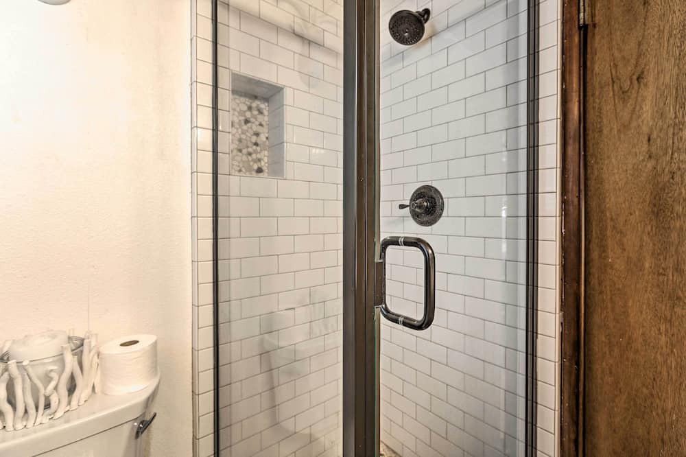 Photo of Bathroom in Tahoma