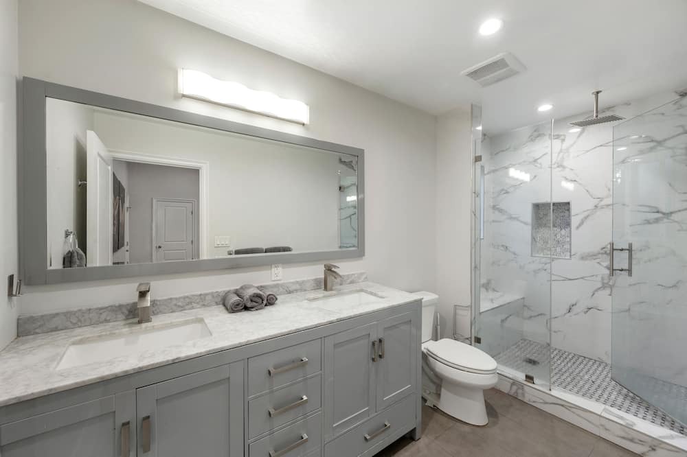 Photo of Bathroom in Downtown Los Angeles