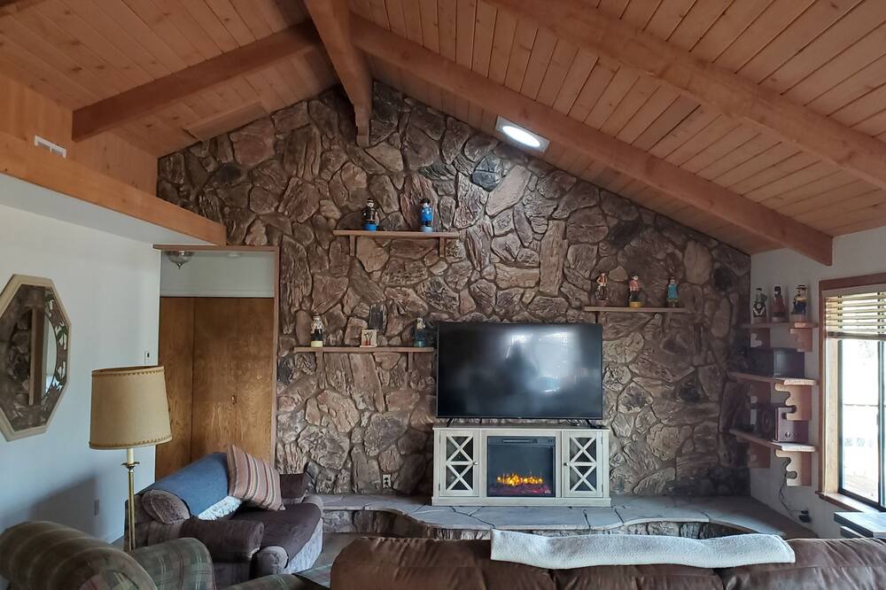 Photo of Livingroom in Raymond