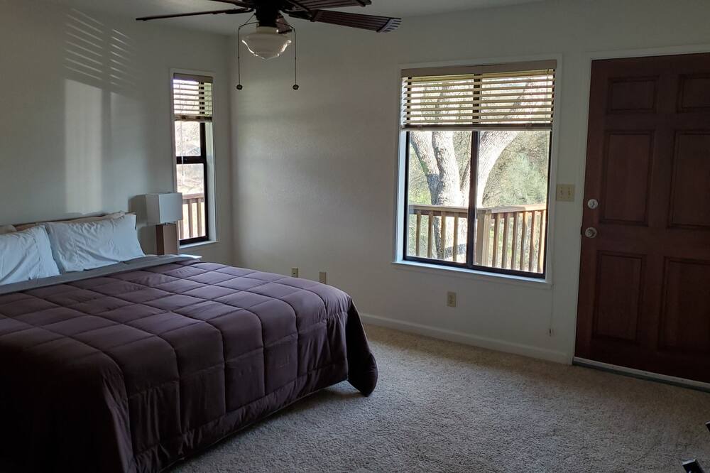 Photo of Bedroom in Raymond