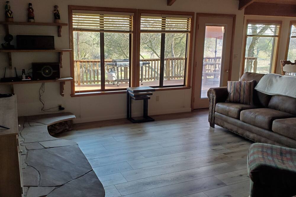 Photo of Livingroom in Raymond