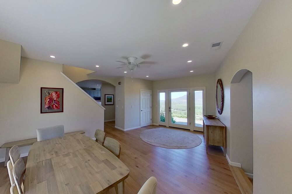 Photo of Livingroom in Kelseyville