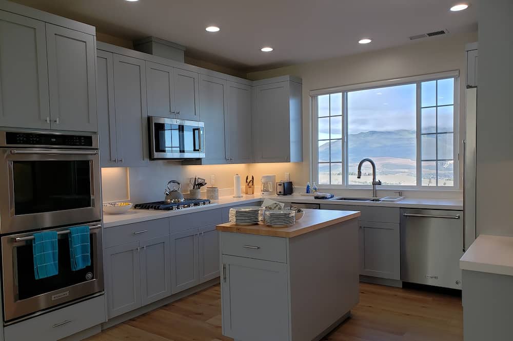 Photo of Kitchen in Kelseyville