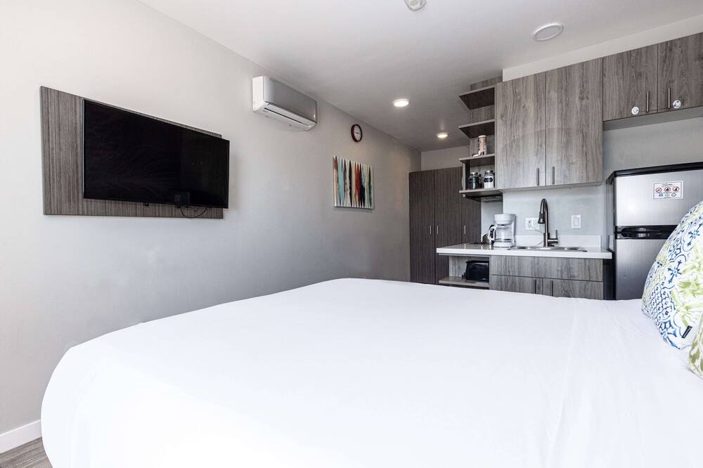 Photo of Bedroom in Midway District