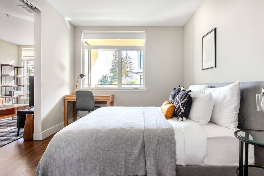 Photo of Bedroom in Shoreline West