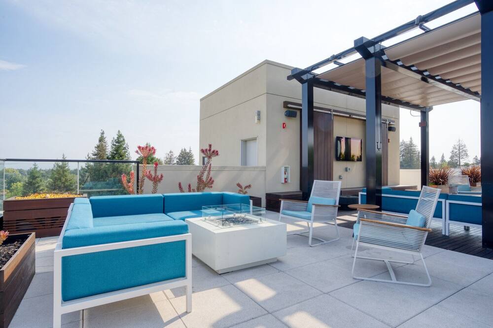 Photo of Patio Balcony in Shoreline West