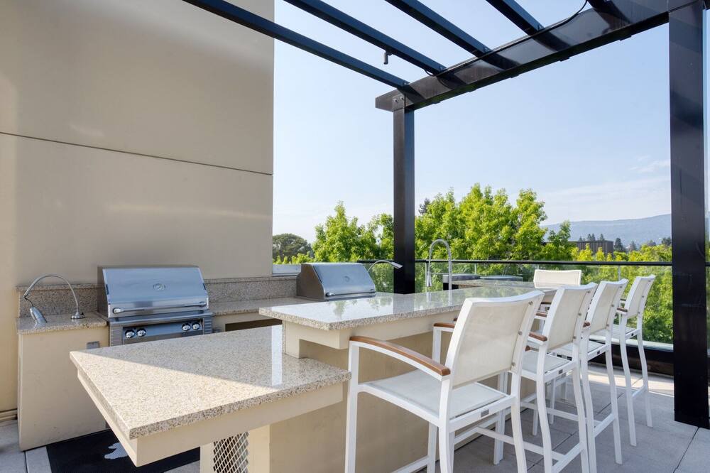 Photo of Patio Balcony in Shoreline West