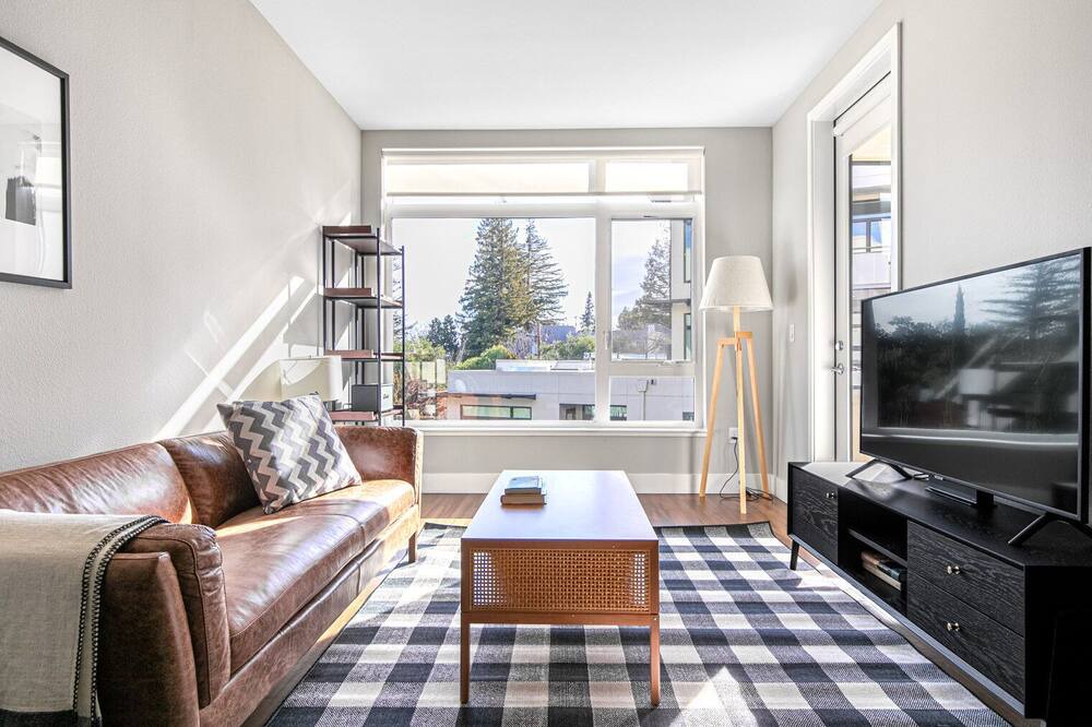 Photo of Livingroom in Shoreline West