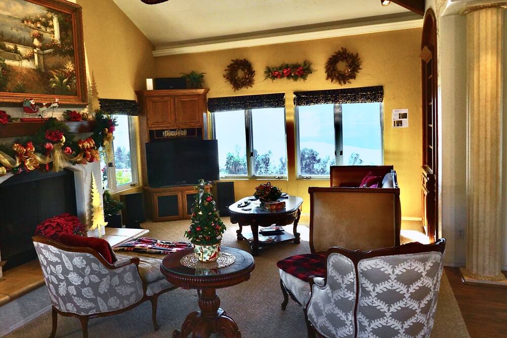 Photo of Livingroom in Lake Elsinore