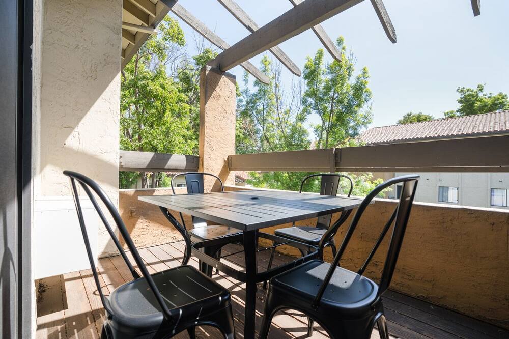 Photo of Patio Balcony in Shoreline West