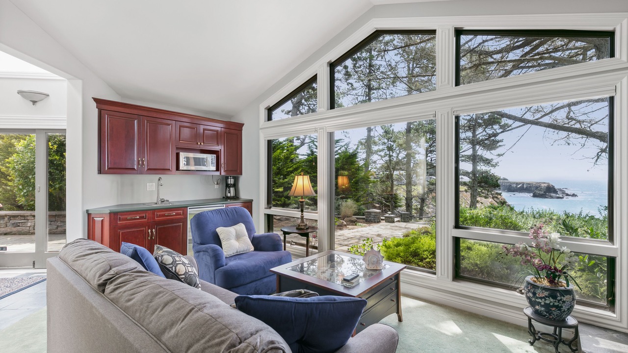 Photo of Livingroom in Gualala