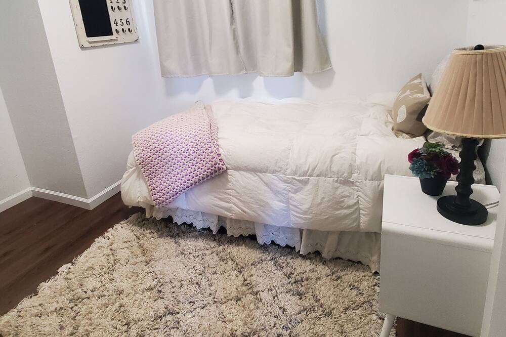 Photo of Bedroom in Clearlake