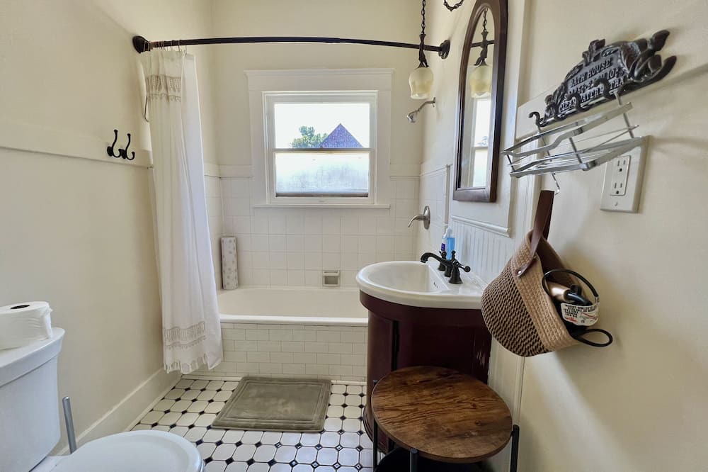Photo of Bathroom in Ontario