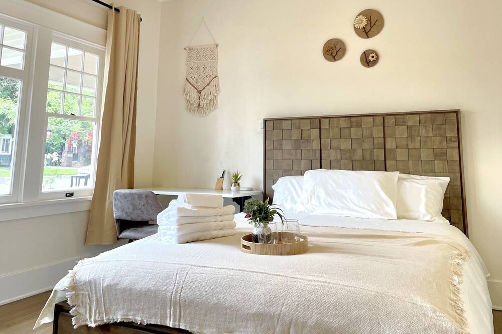 Photo of Bedroom in Ontario