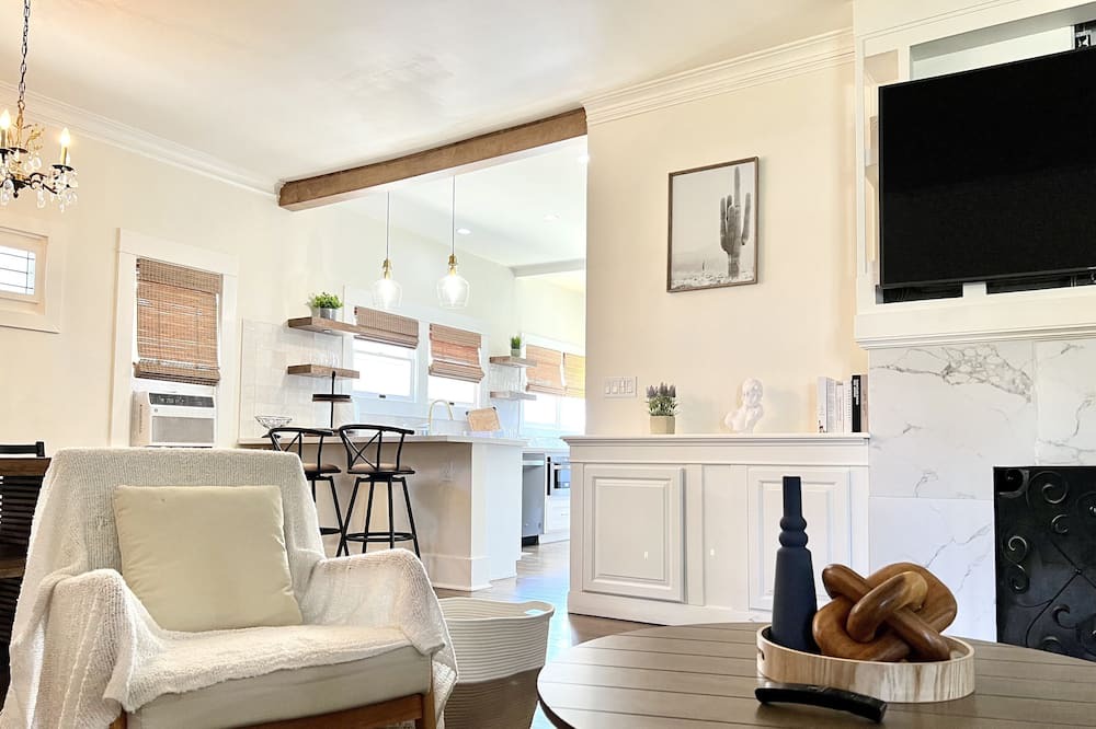 Photo of Livingroom in Ontario