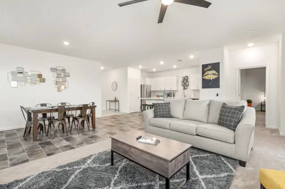 Photo of Livingroom in Roosevelt