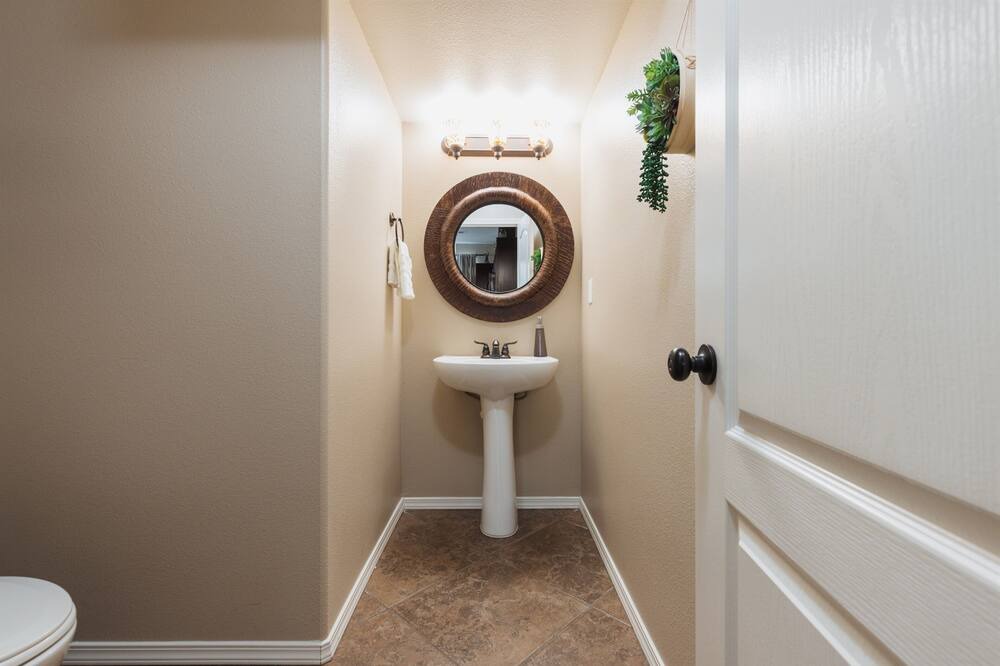 Photo of Bathroom in Harlan Ranch