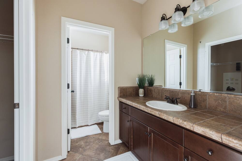 Photo of Bathroom in Harlan Ranch