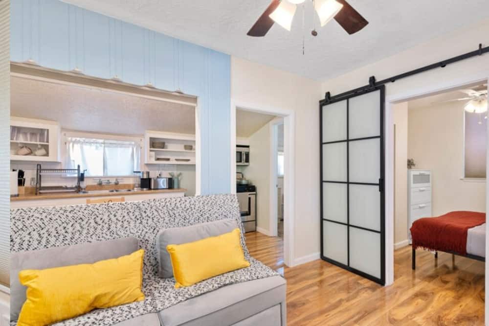 Photo of Livingroom in Southeastern Sacramento