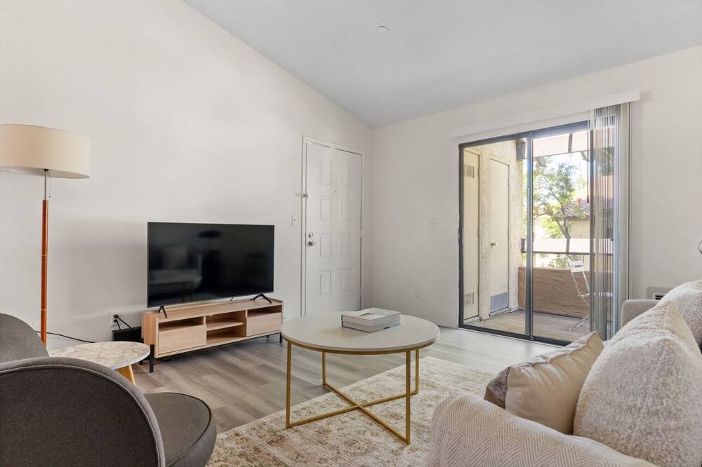 Photo of Livingroom in Shoreline West