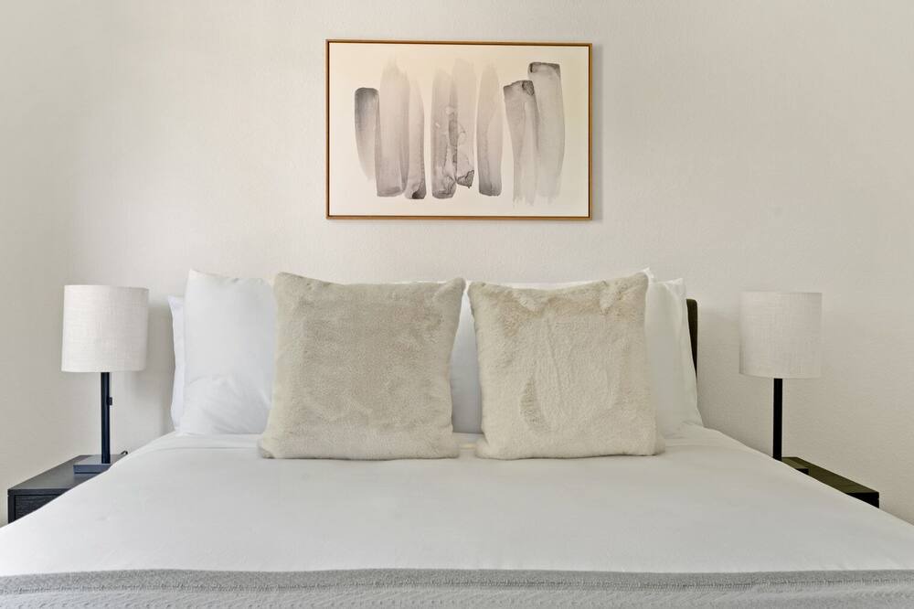 Photo of Bedroom in Shoreline West