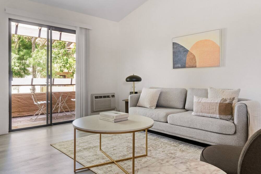 Photo of Livingroom in Shoreline West