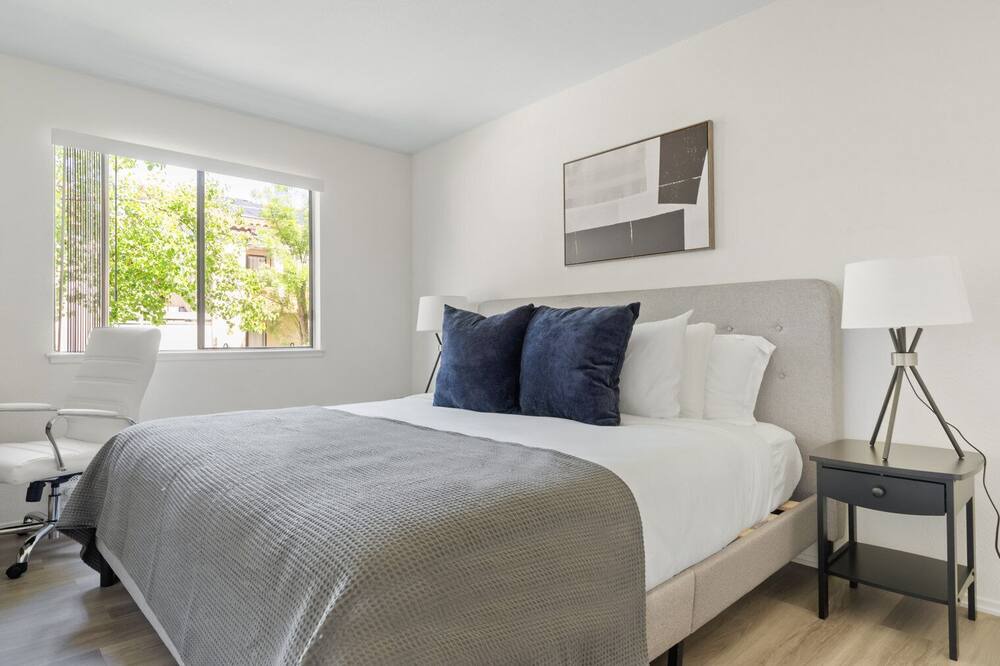 Photo of Bedroom in Shoreline West