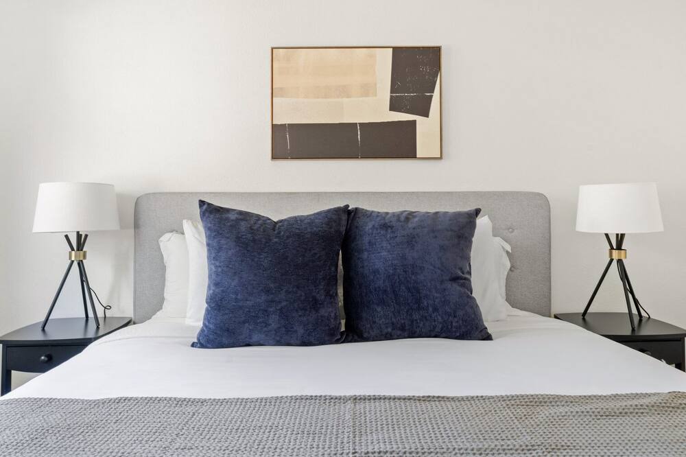 Photo of Bedroom in Shoreline West
